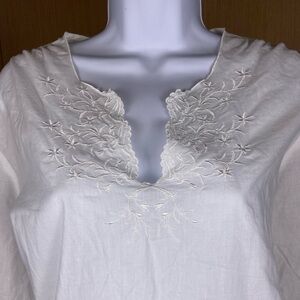 First Issue Liz Claiborne White Embroidered Cotton Boho Blouse XL Cottagecore